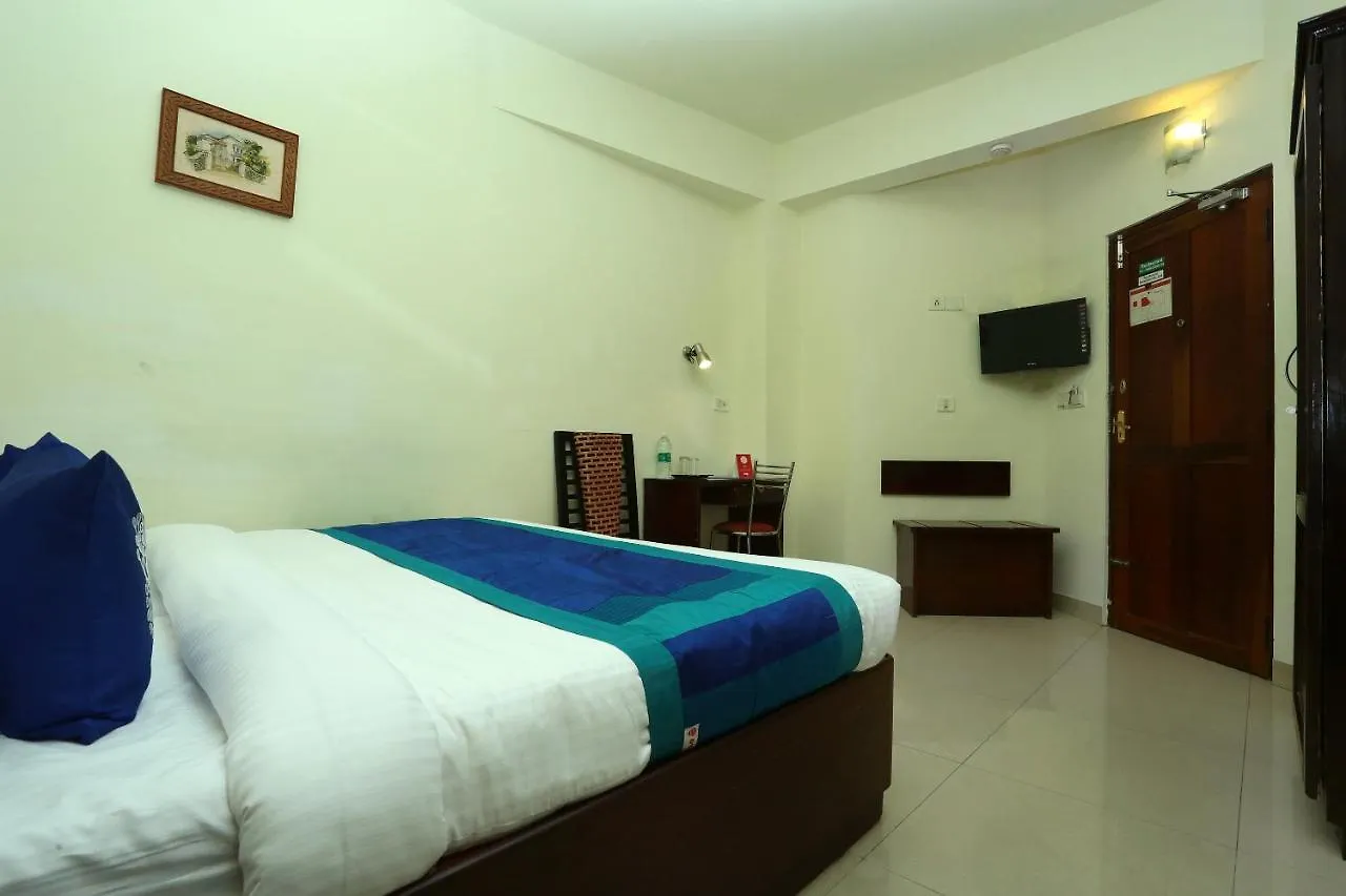 ホテル Oyo 11492 Gateway Inn Kochi
