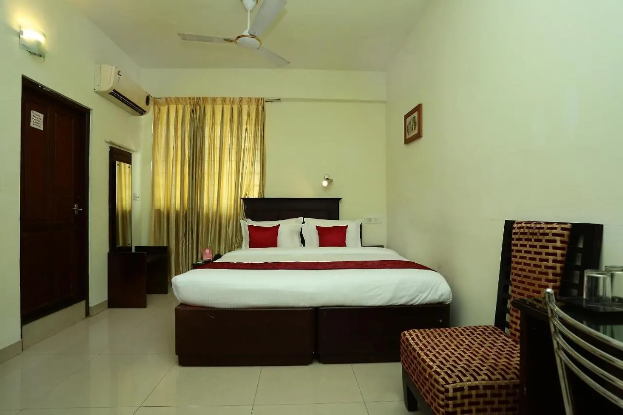 Oyo 11492 Gateway Inn Kochi Hotel